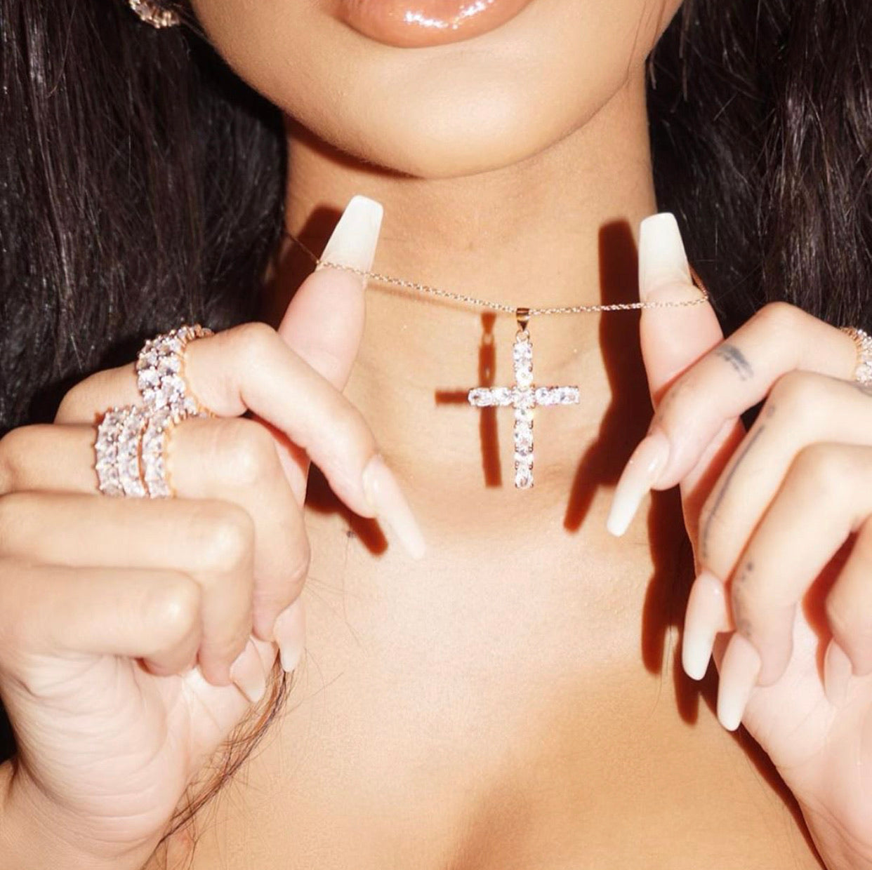 CROSS PENDANT NECKLACE