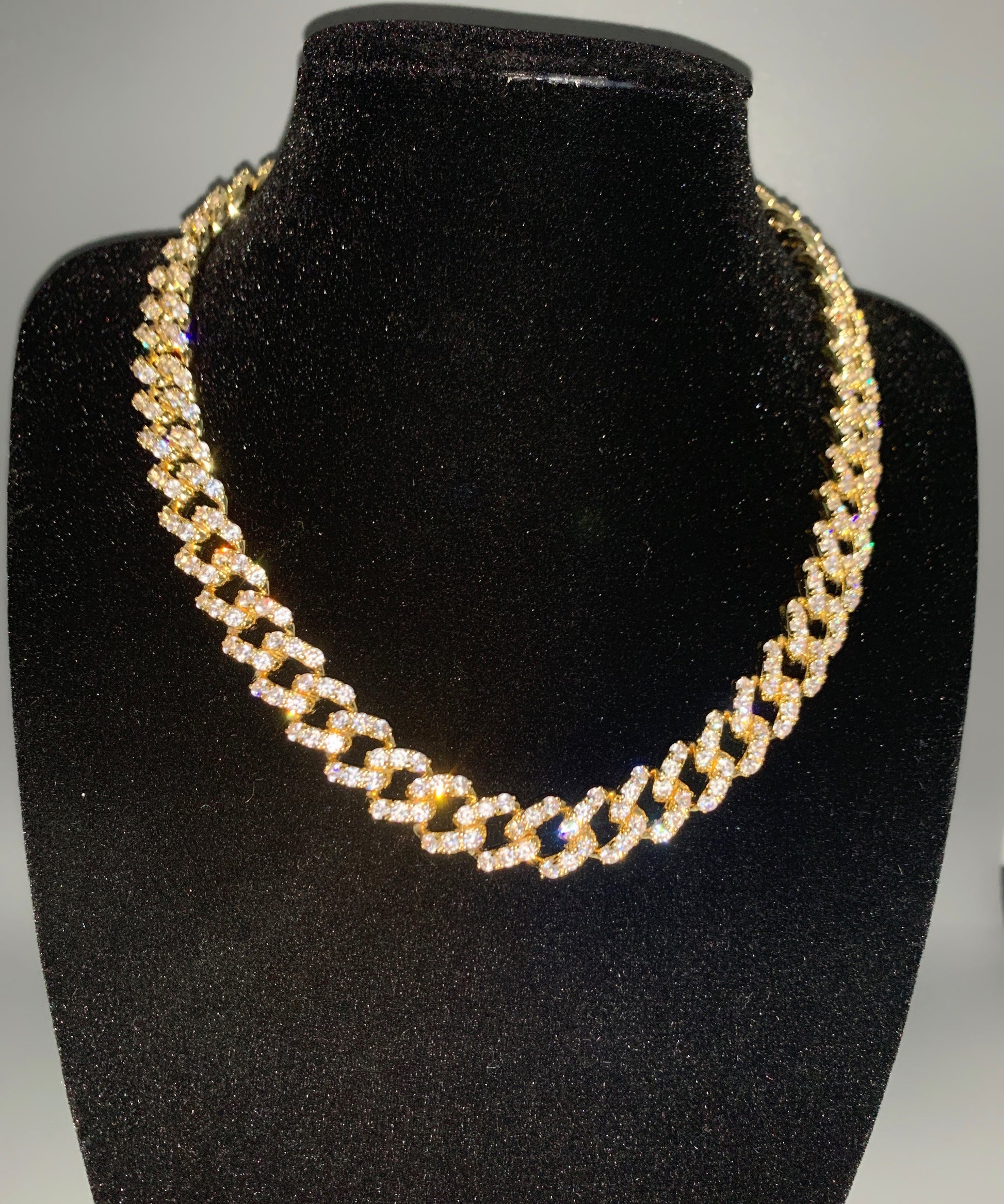 DAINTY CUBAN LINK NECKLACE
