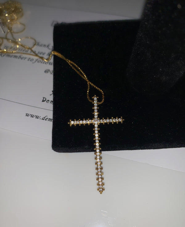Aria cross necklace